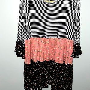 Women’s tiered tunic